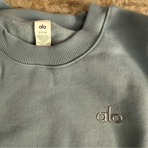 NWT ALO YOGA Accolade Crewneck Pullover Celestial Blue S and M - Picture 5 of 8